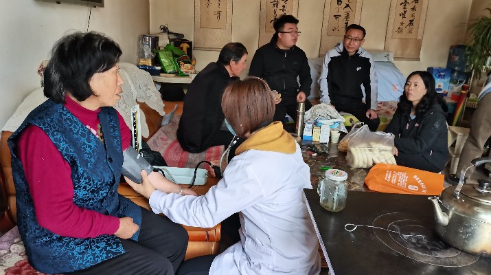九九重陽節(jié)，濃濃敬老情 ——集團(tuán)駐村工作隊(duì)開展重陽節(jié)走訪慰問活動